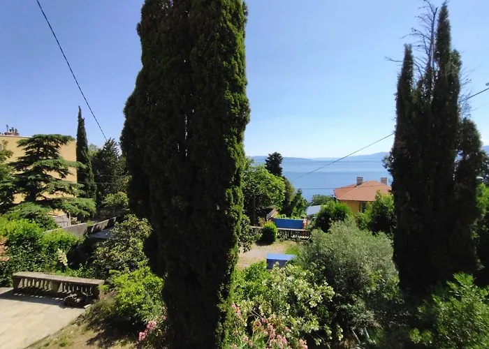 Apartment Villa Edmea 2
